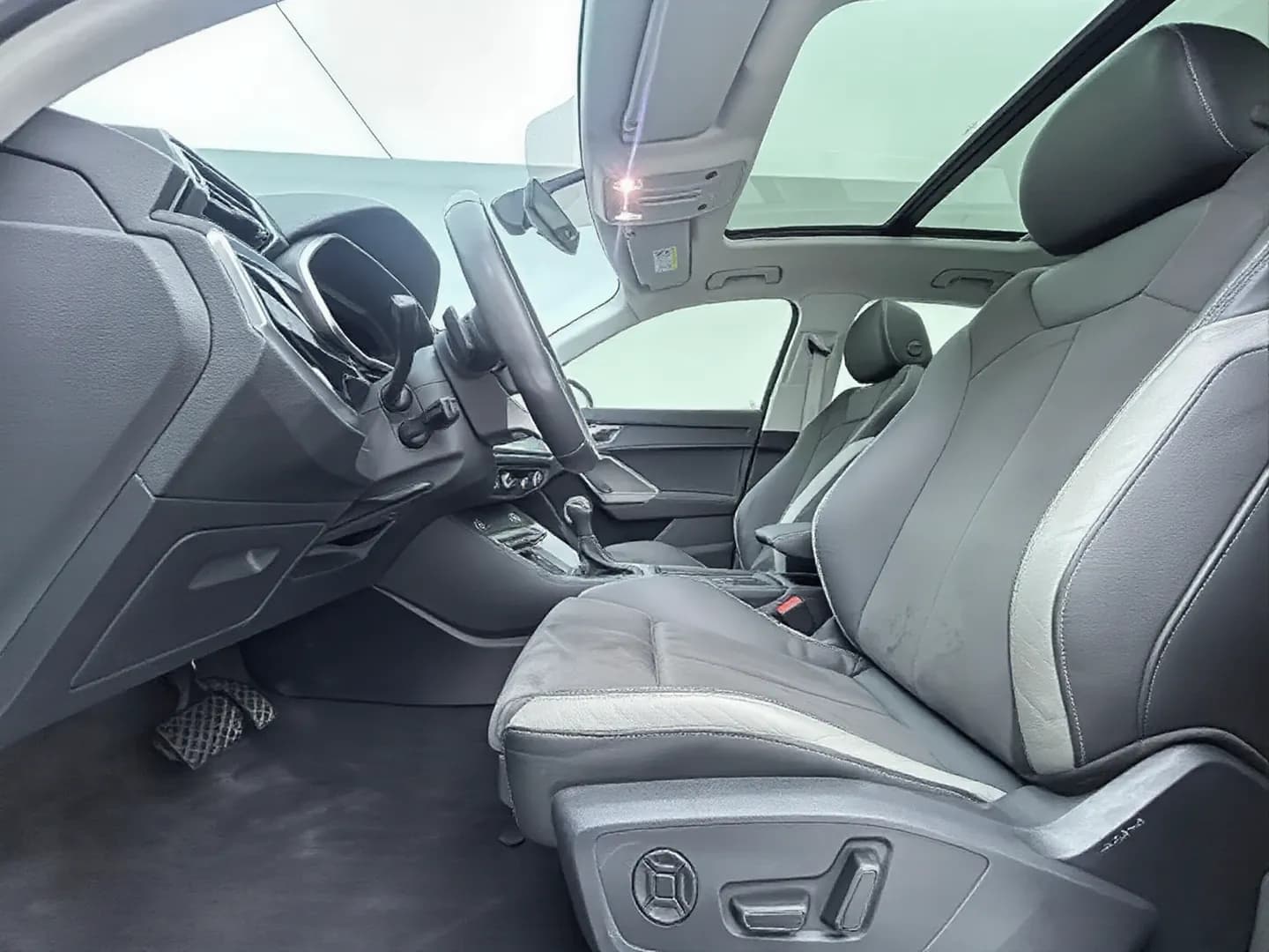 Vehicle thumbnail 6