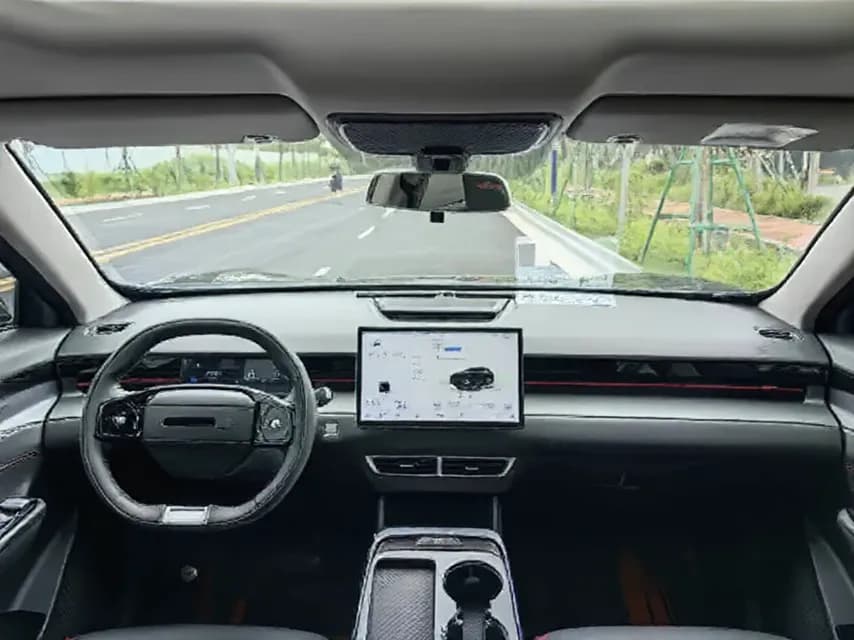 Vehicle thumbnail 7
