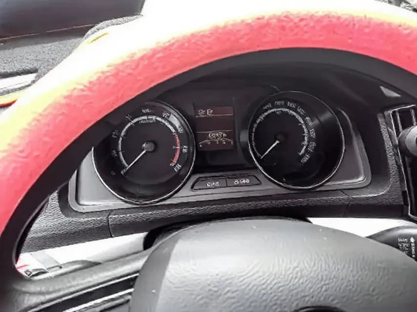 Vehicle thumbnail 8