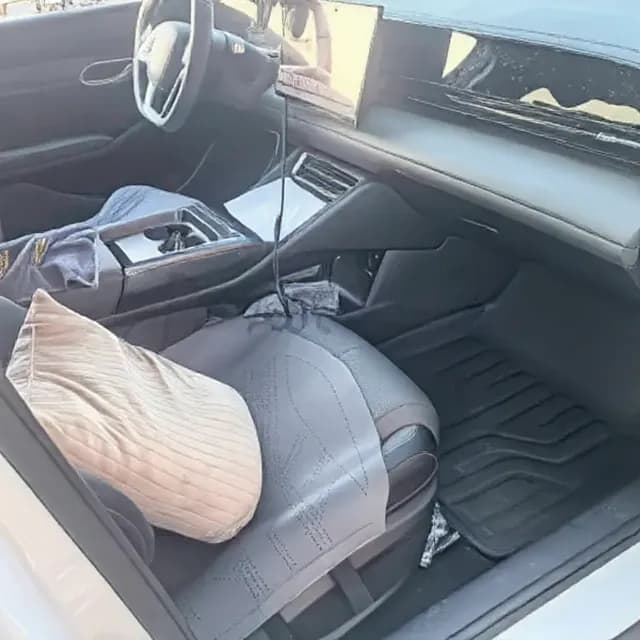 Vehicle thumbnail 5