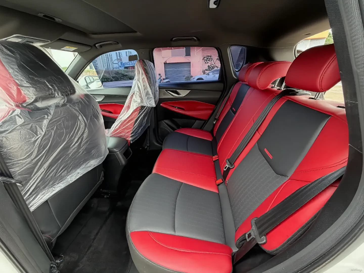 Vehicle thumbnail 6