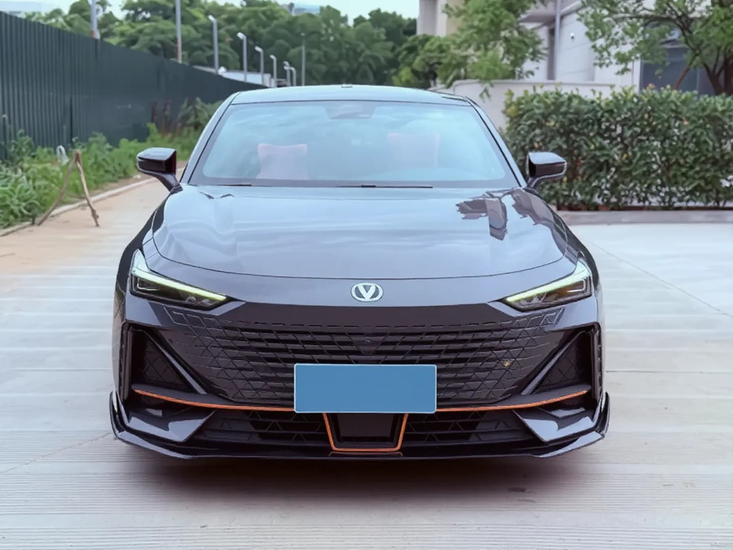 Vehicle thumbnail 2