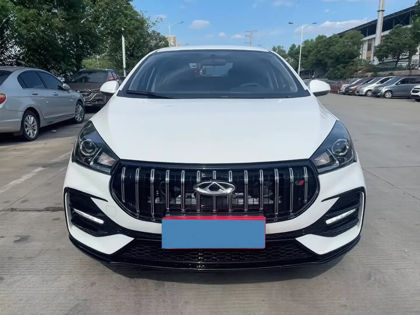 Vehicle thumbnail 2