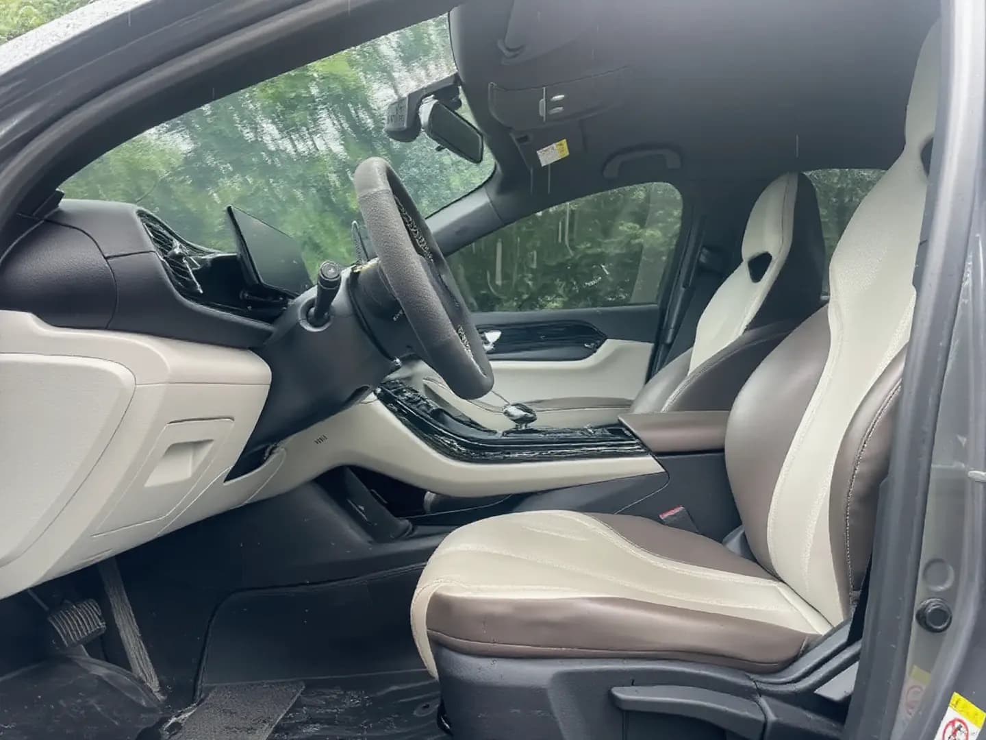Vehicle thumbnail 4
