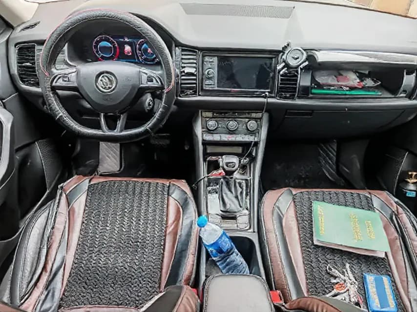 Vehicle thumbnail 5