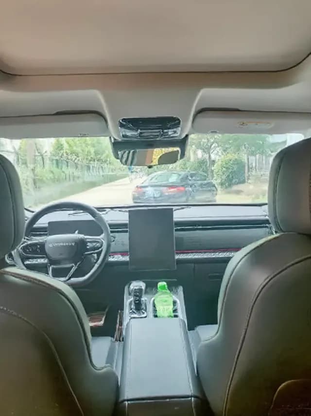 Vehicle thumbnail 5