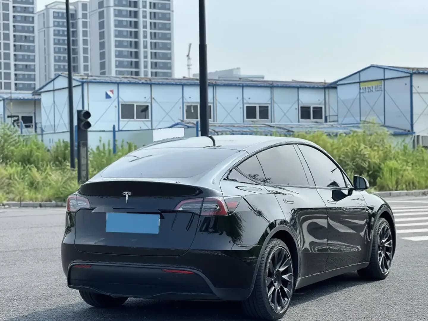 Vehicle thumbnail 6