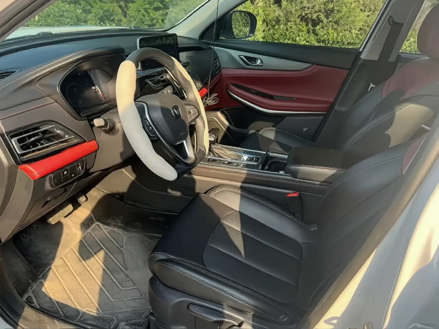Vehicle thumbnail 4