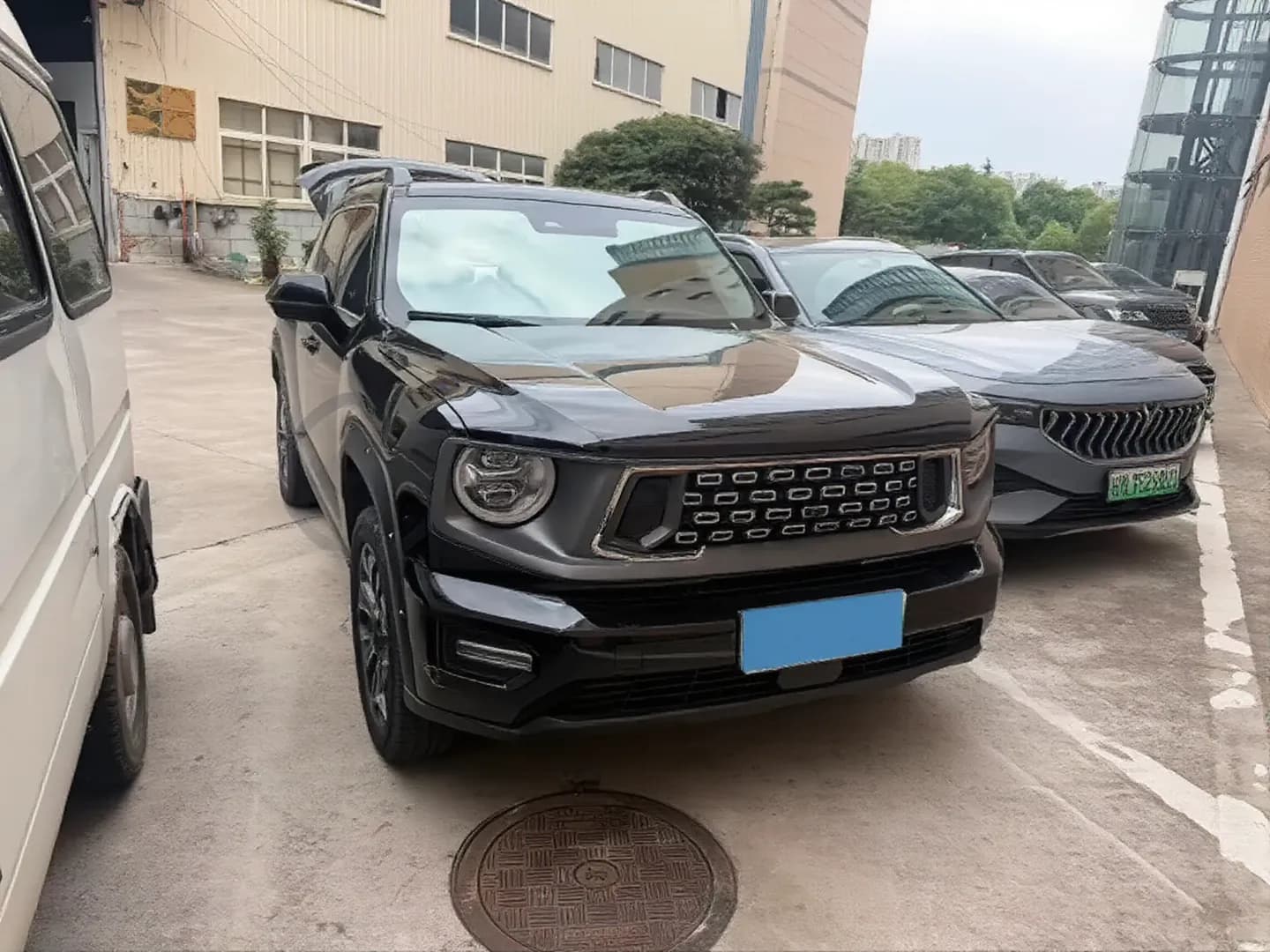 Vehicle thumbnail 2