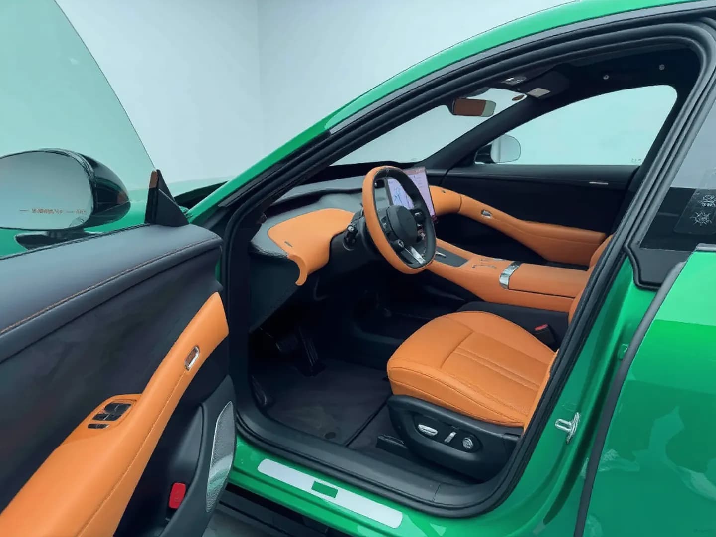 Vehicle thumbnail 6