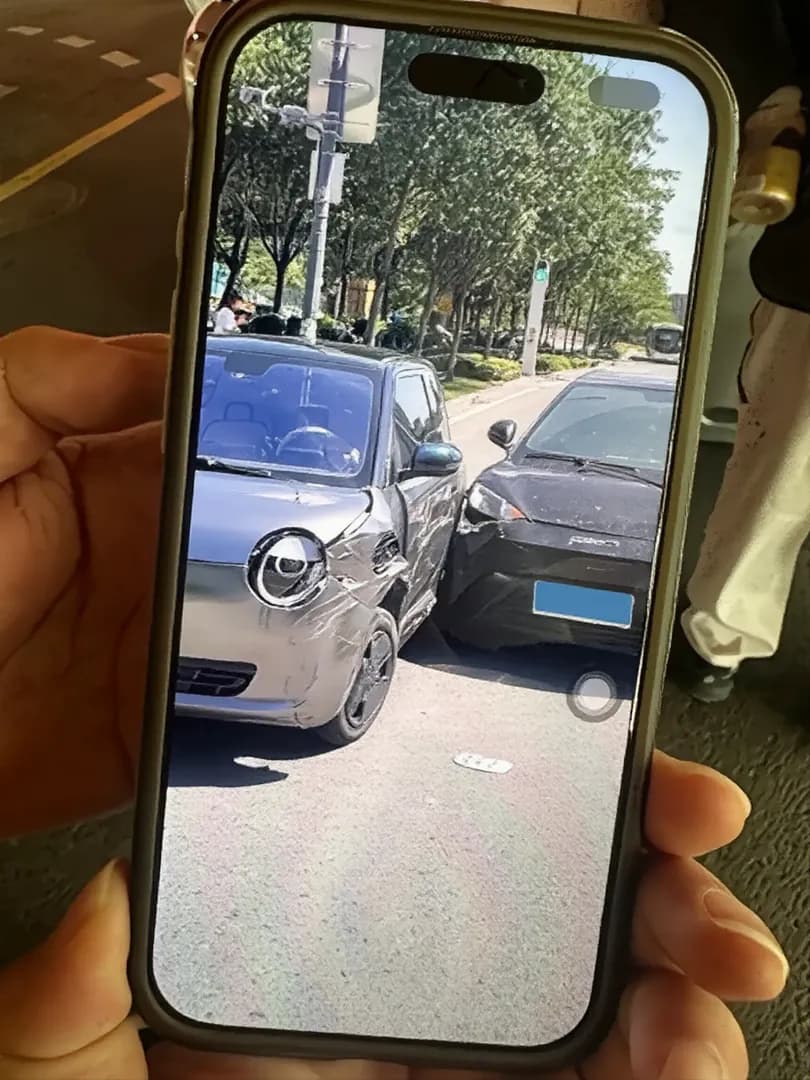Vehicle thumbnail 4