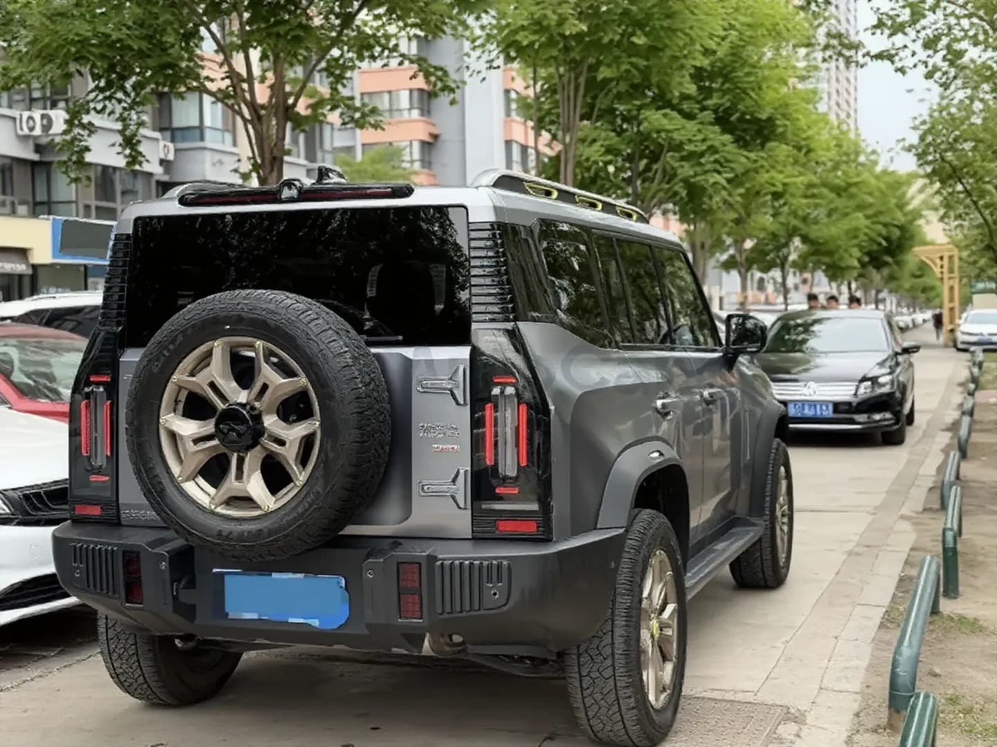 Vehicle thumbnail 7