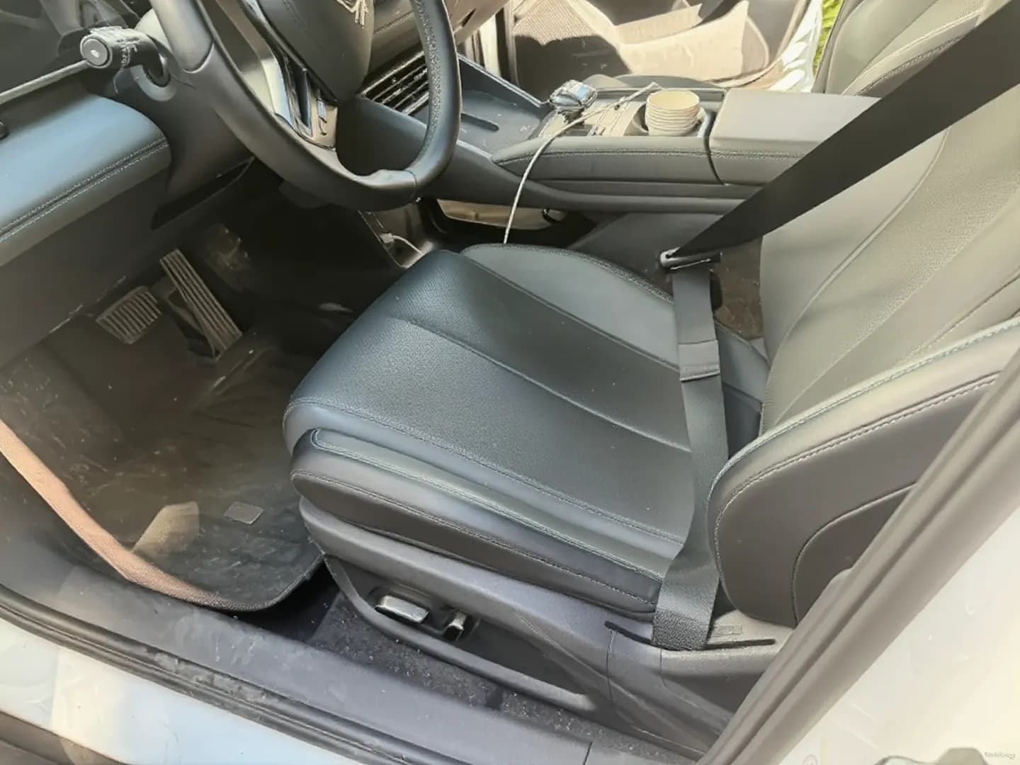 Vehicle thumbnail 4