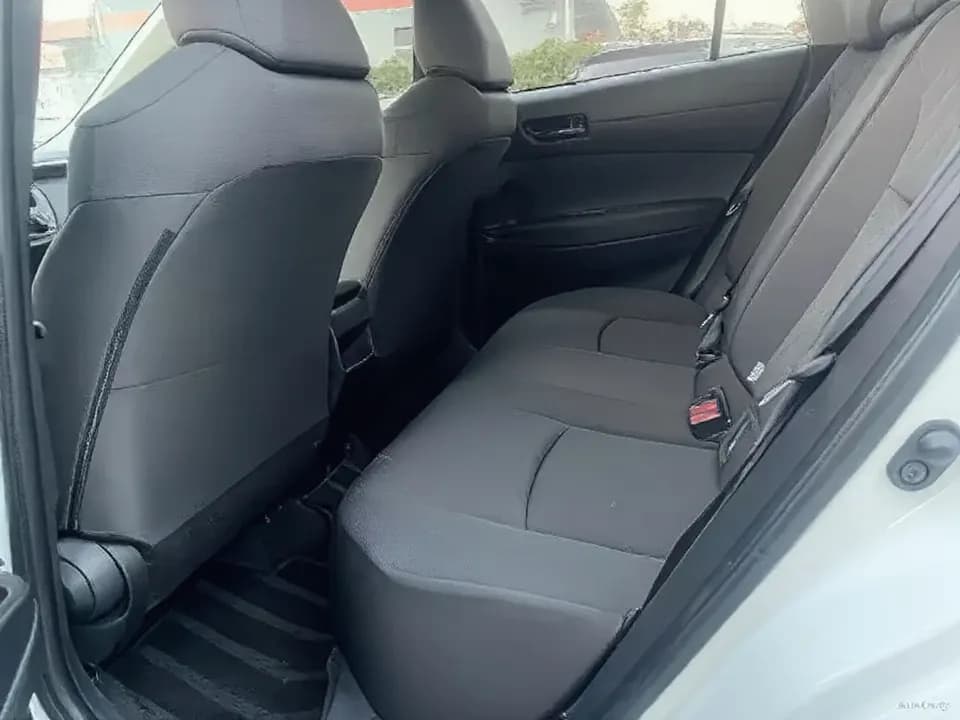 Vehicle thumbnail 6