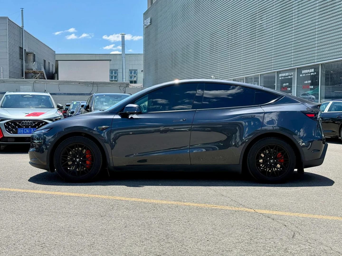 2025 Tesla Model Y