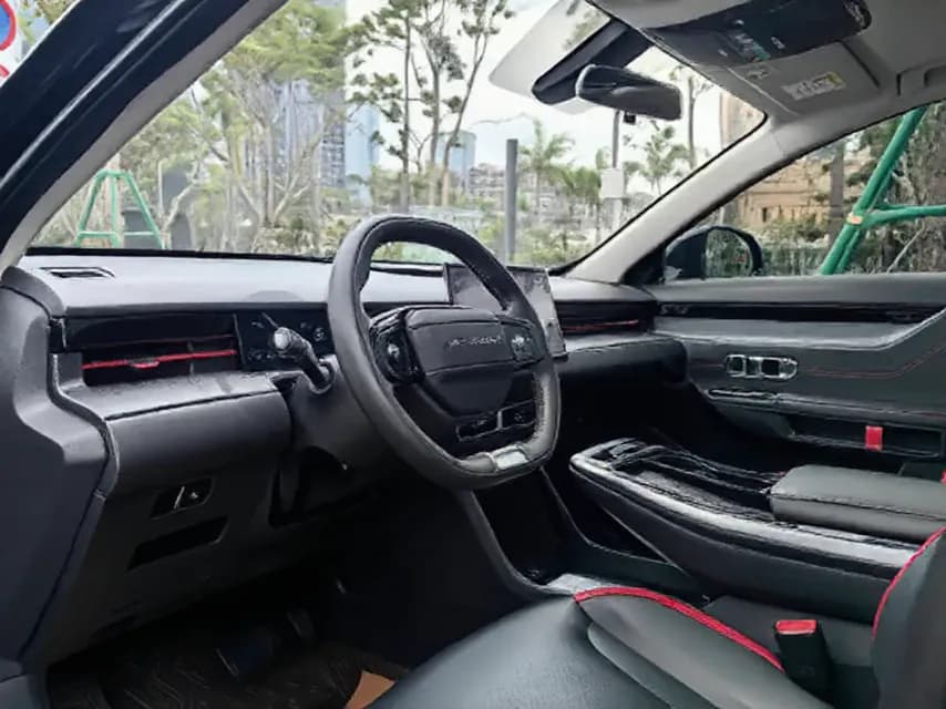 Vehicle thumbnail 4