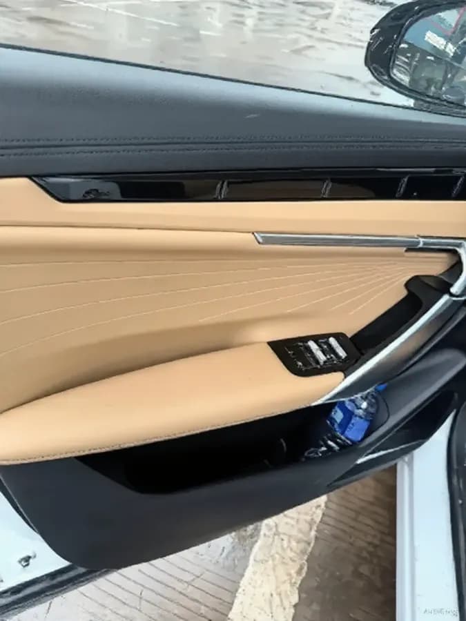 Vehicle thumbnail 4