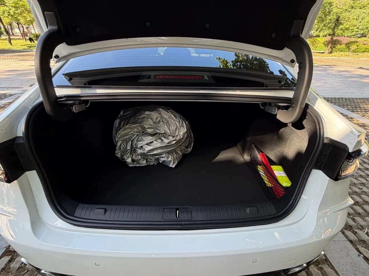 Vehicle thumbnail 3