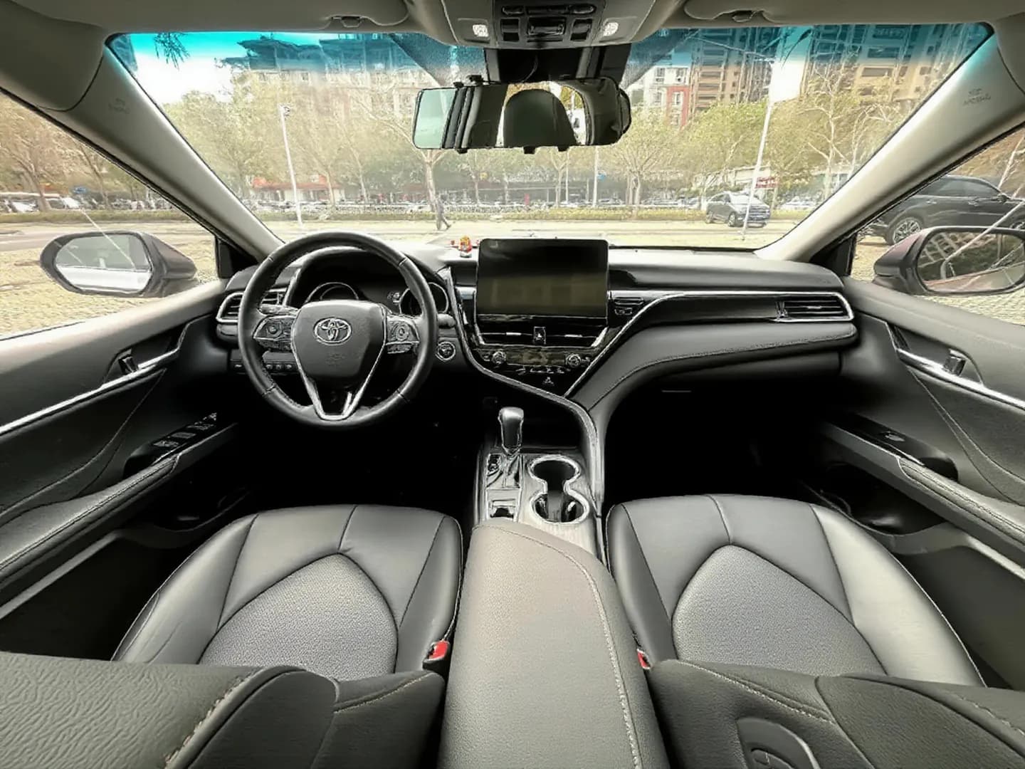 Vehicle thumbnail 6