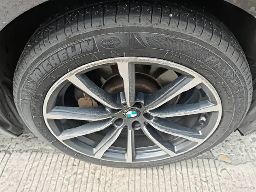 Vehicle thumbnail 6