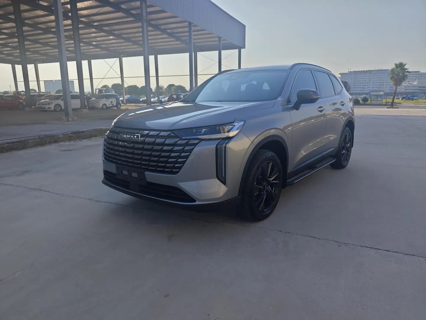 Vehicle thumbnail 6