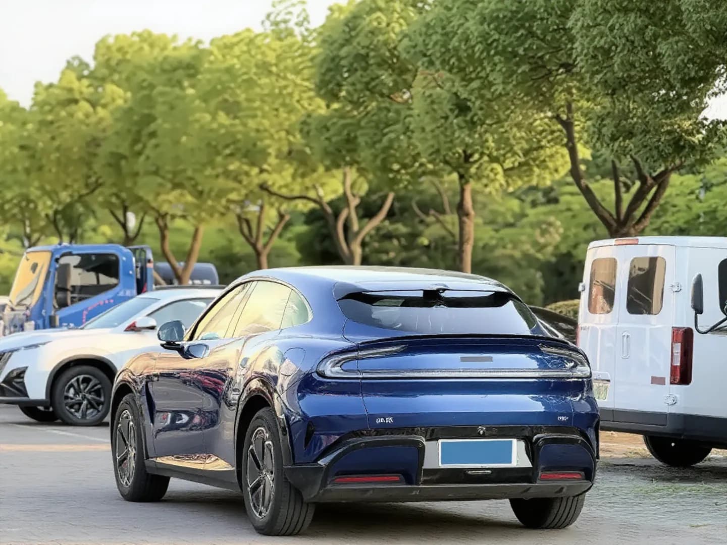 Vehicle thumbnail 3