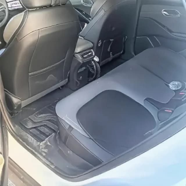 Vehicle thumbnail 3
