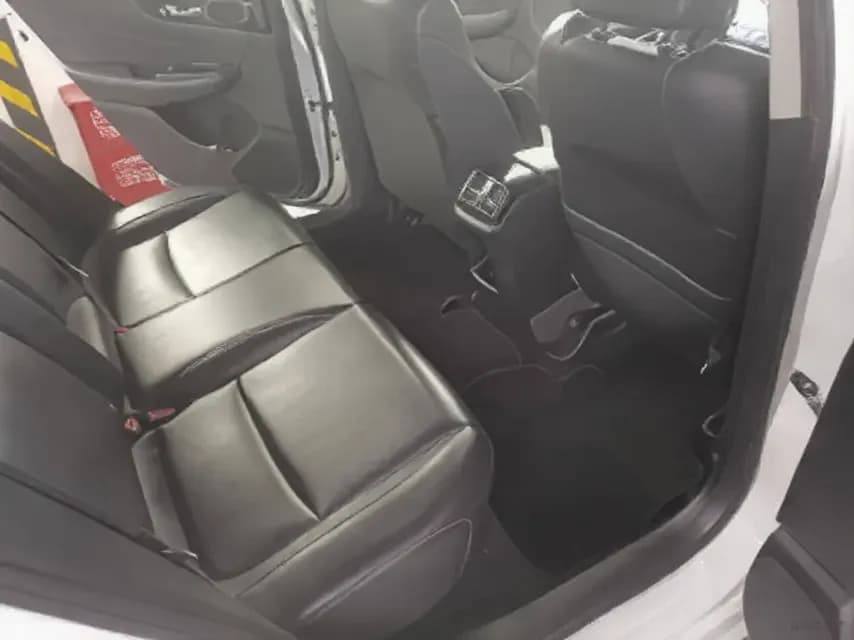 Vehicle thumbnail 8