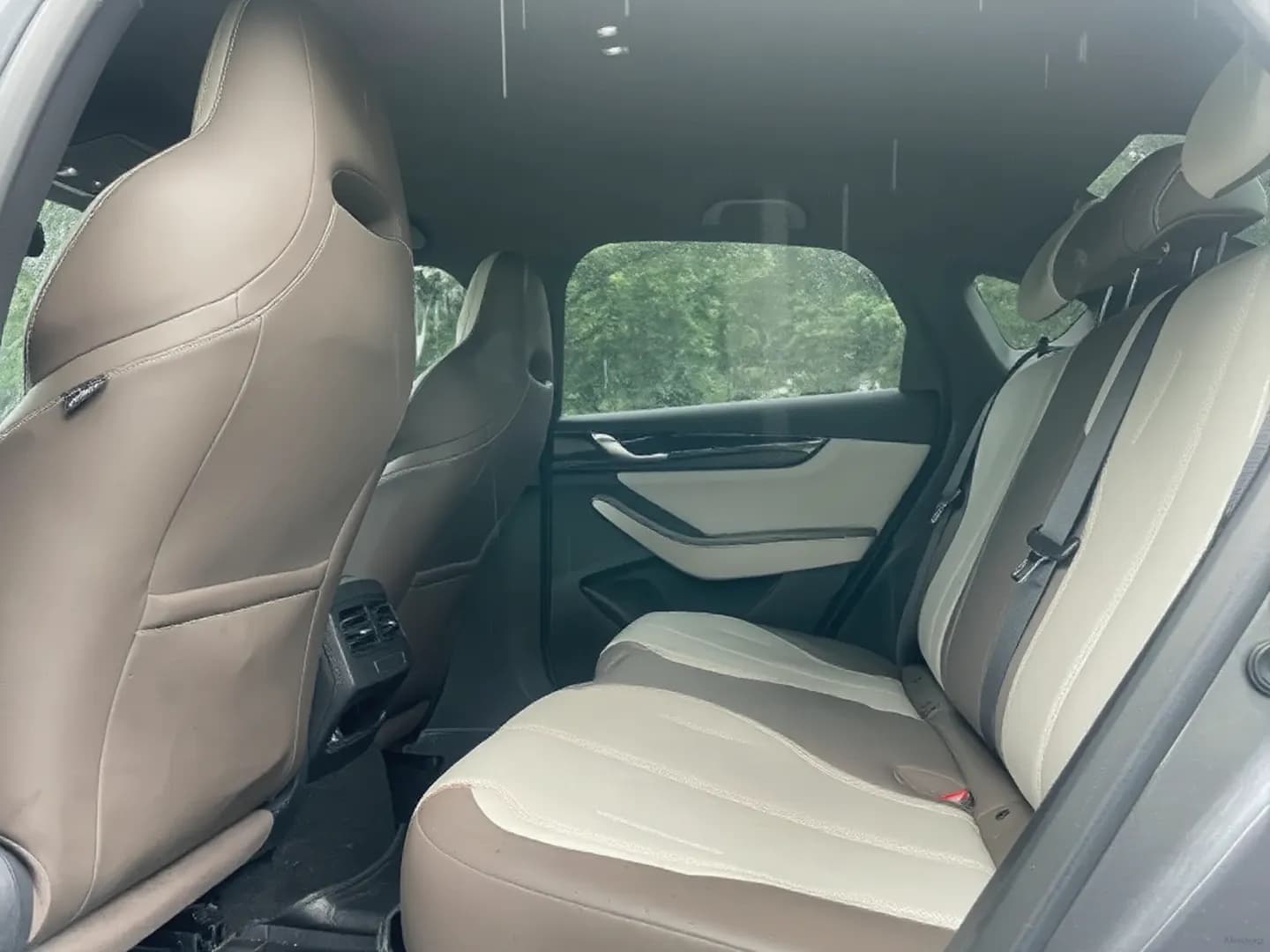Vehicle thumbnail 5