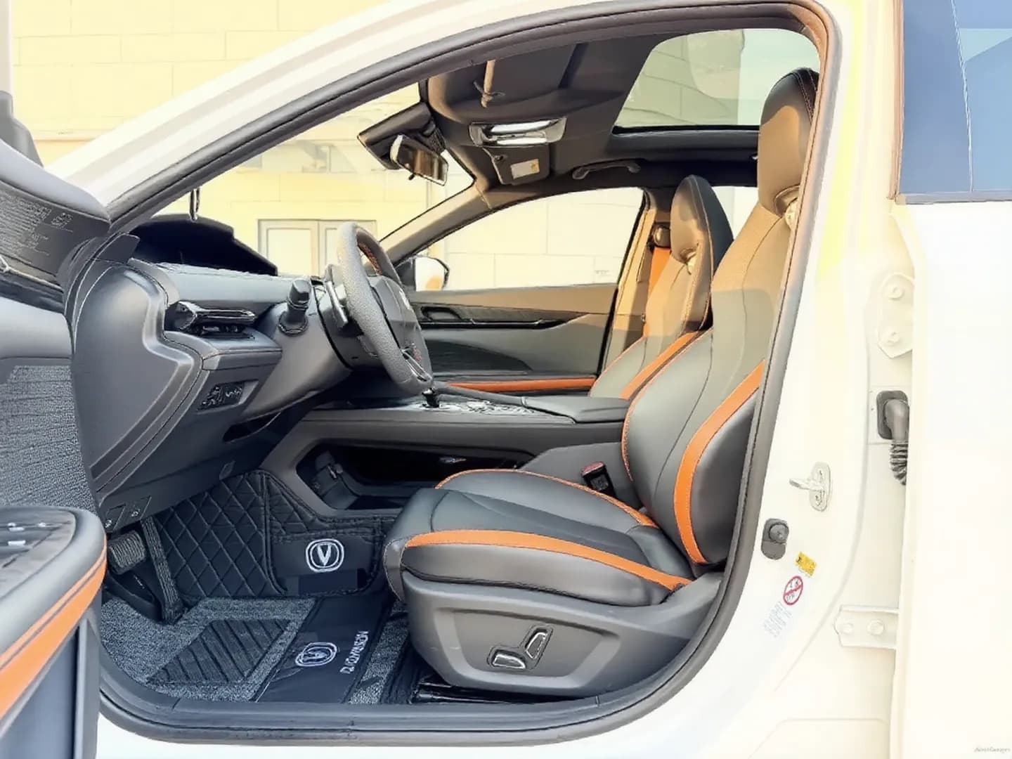 Vehicle thumbnail 4