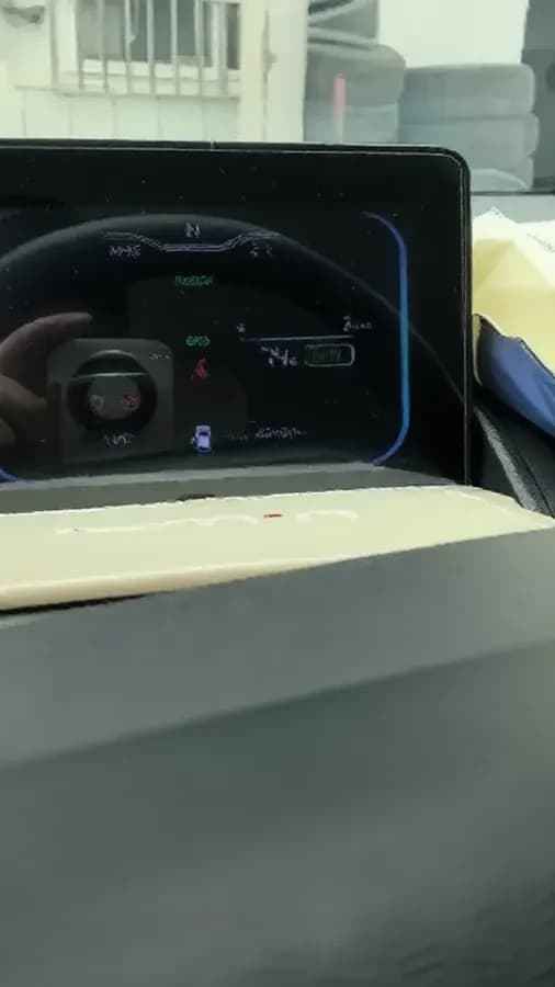 Vehicle thumbnail 6