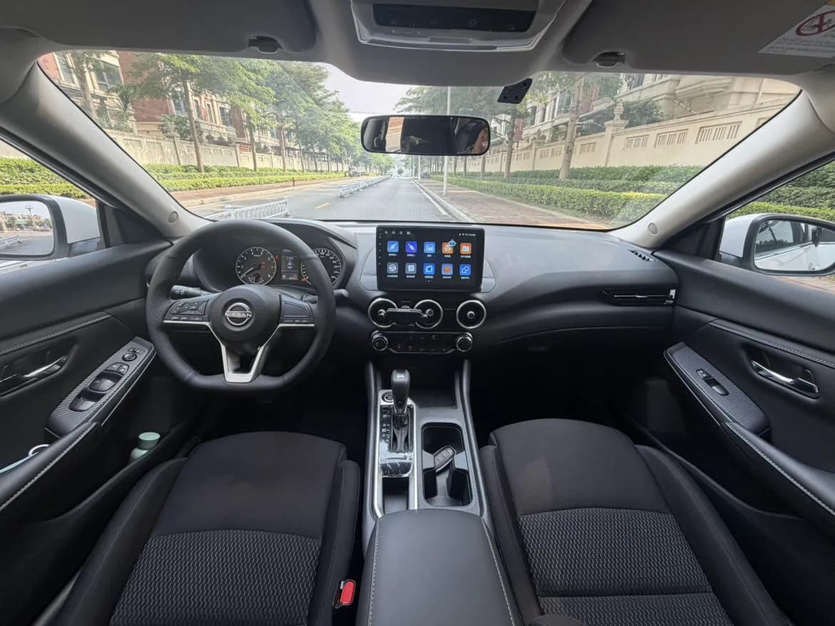 Vehicle thumbnail 6