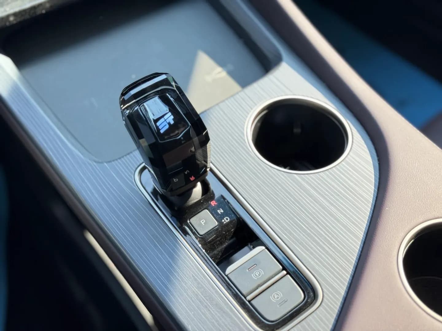 Vehicle thumbnail 2