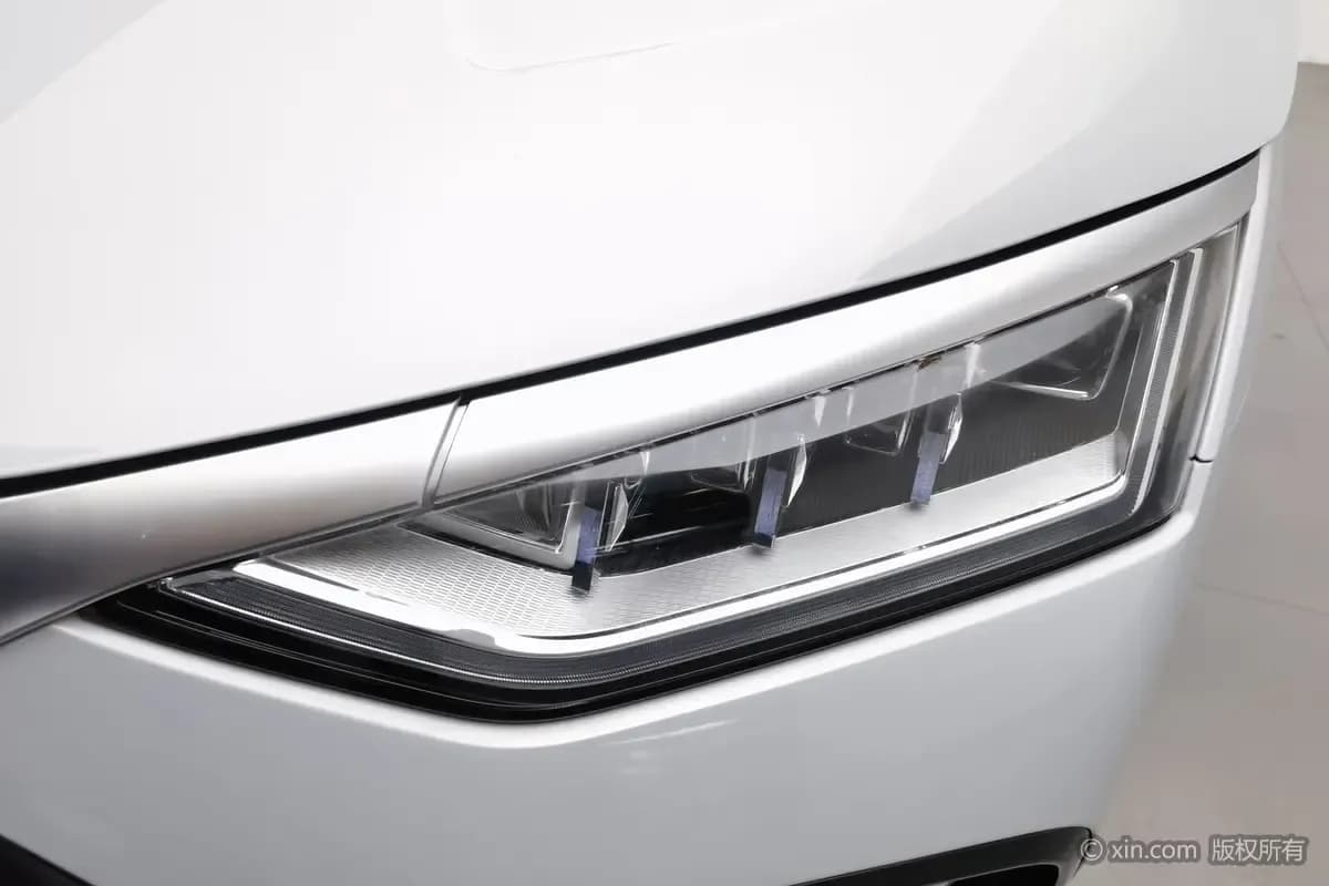 Vehicle thumbnail 2