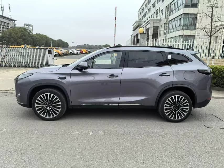 2025 Exeed ET5