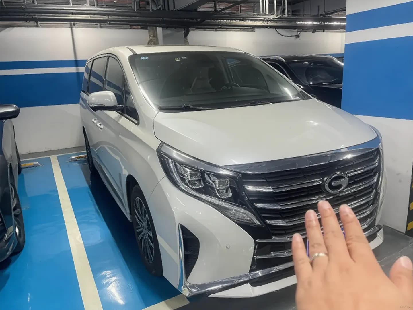 Vehicle thumbnail 2