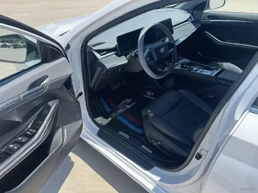 Vehicle thumbnail 4