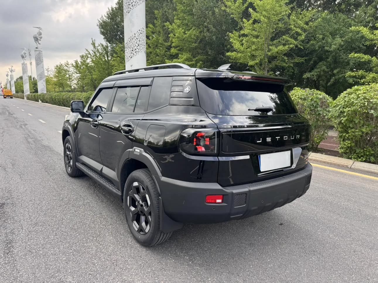 Vehicle thumbnail 6