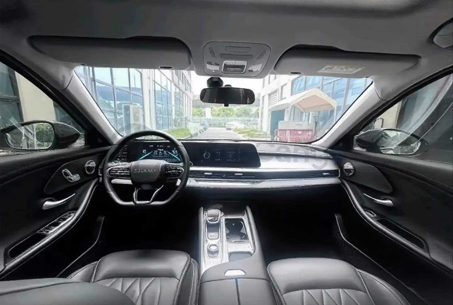 Vehicle thumbnail 4
