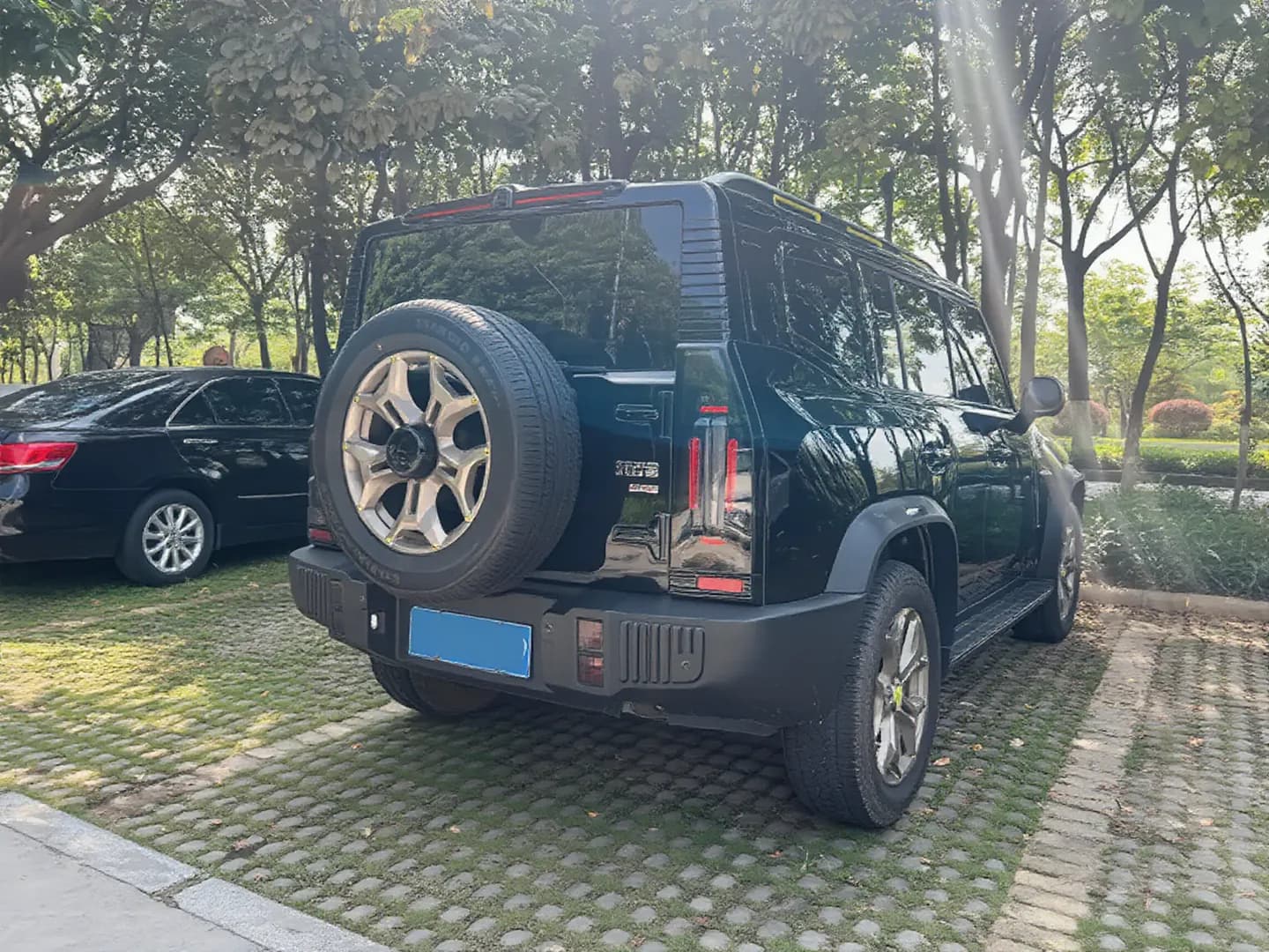 Vehicle thumbnail 5