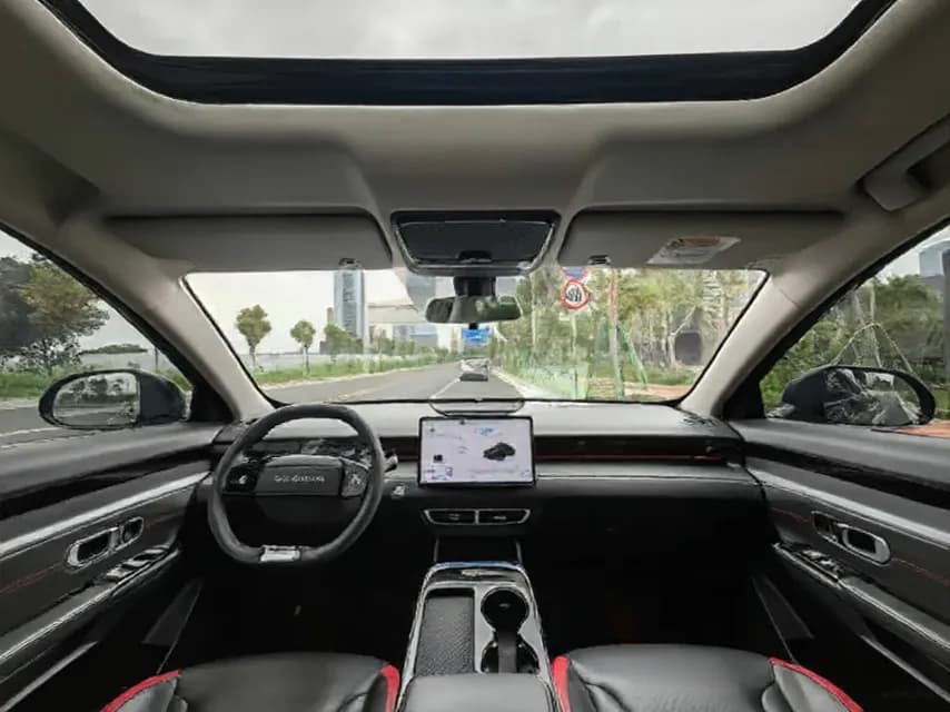 Vehicle thumbnail 6