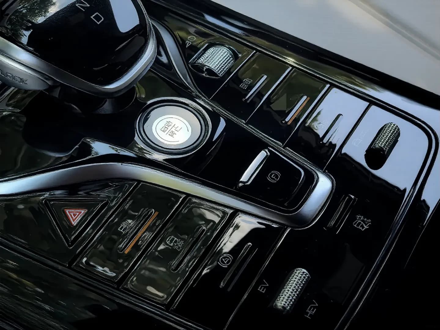 Vehicle thumbnail 3