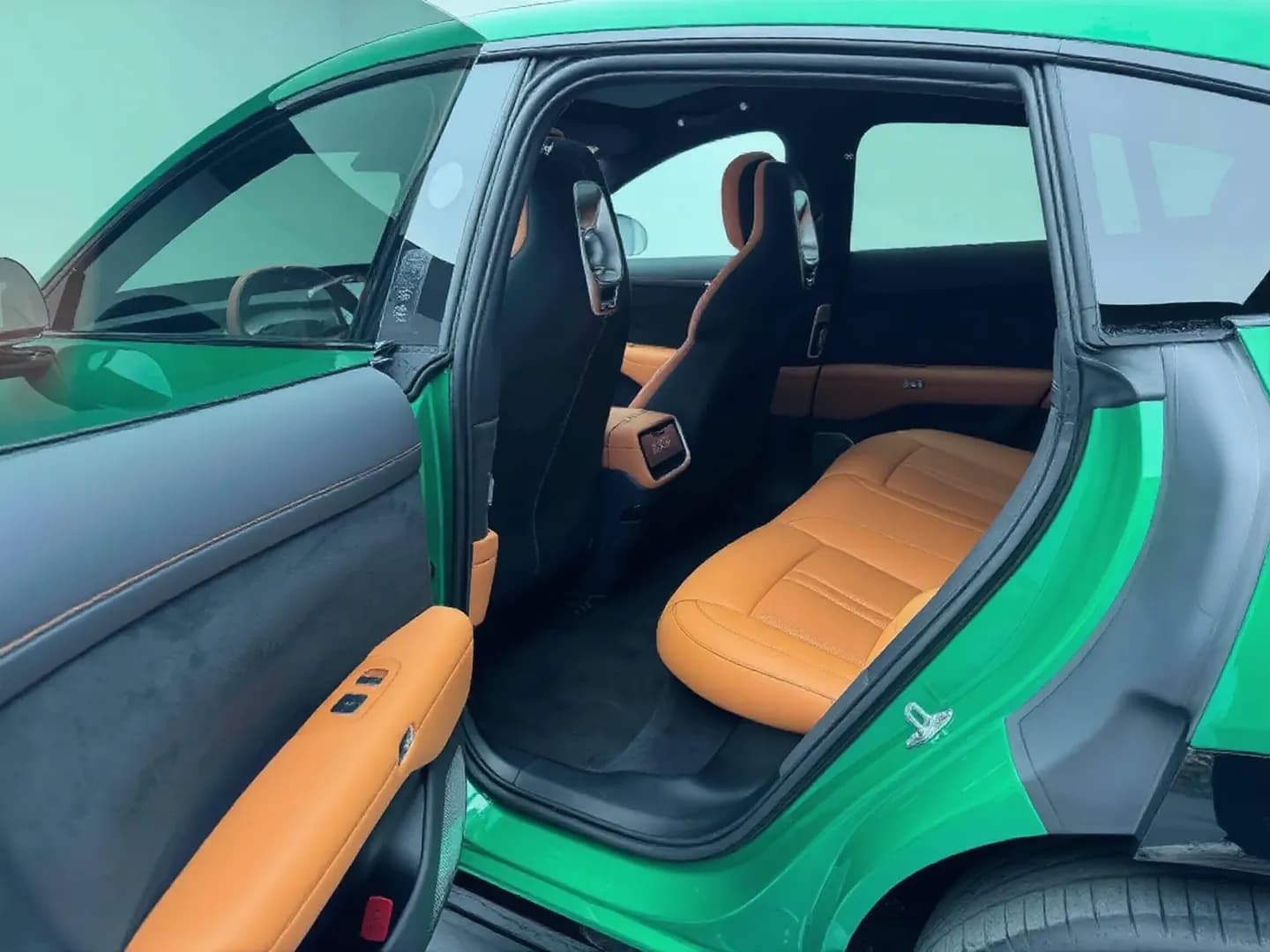 Vehicle thumbnail 7