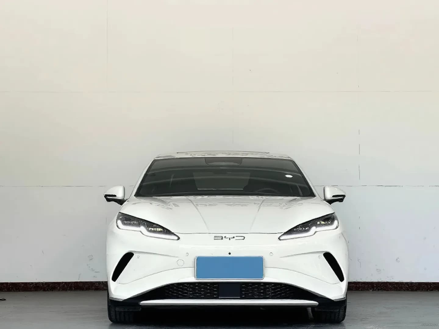Vehicle thumbnail 2