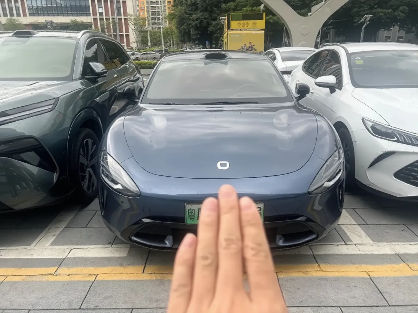 Vehicle thumbnail 2