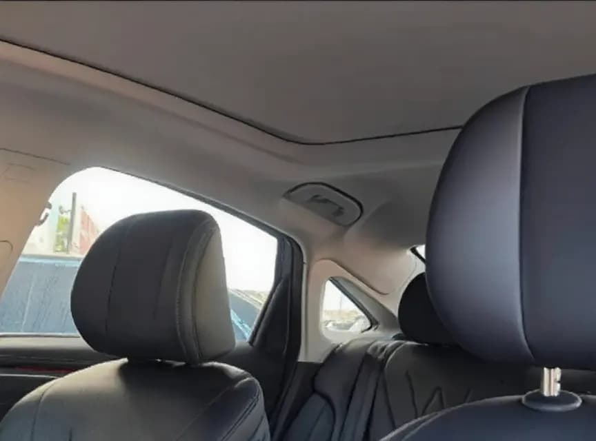 Vehicle thumbnail 4
