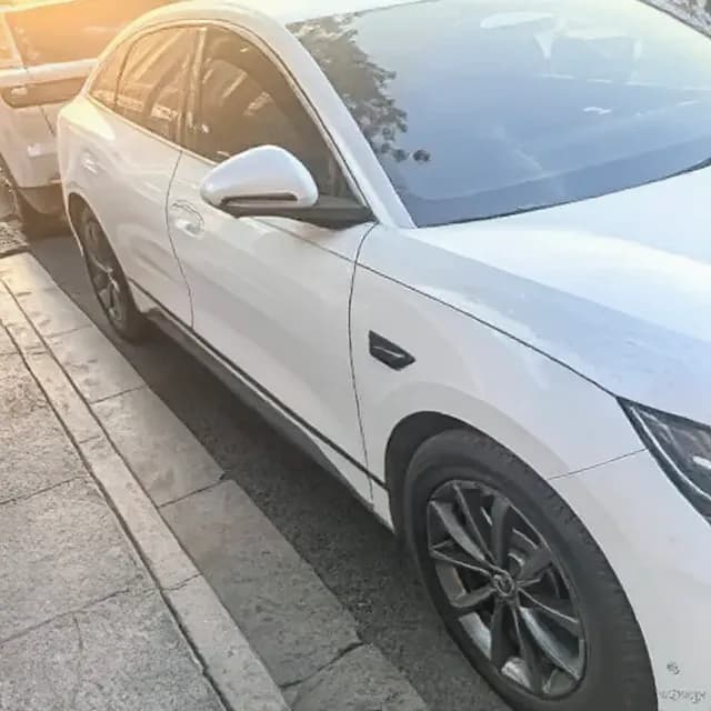 Vehicle thumbnail 6