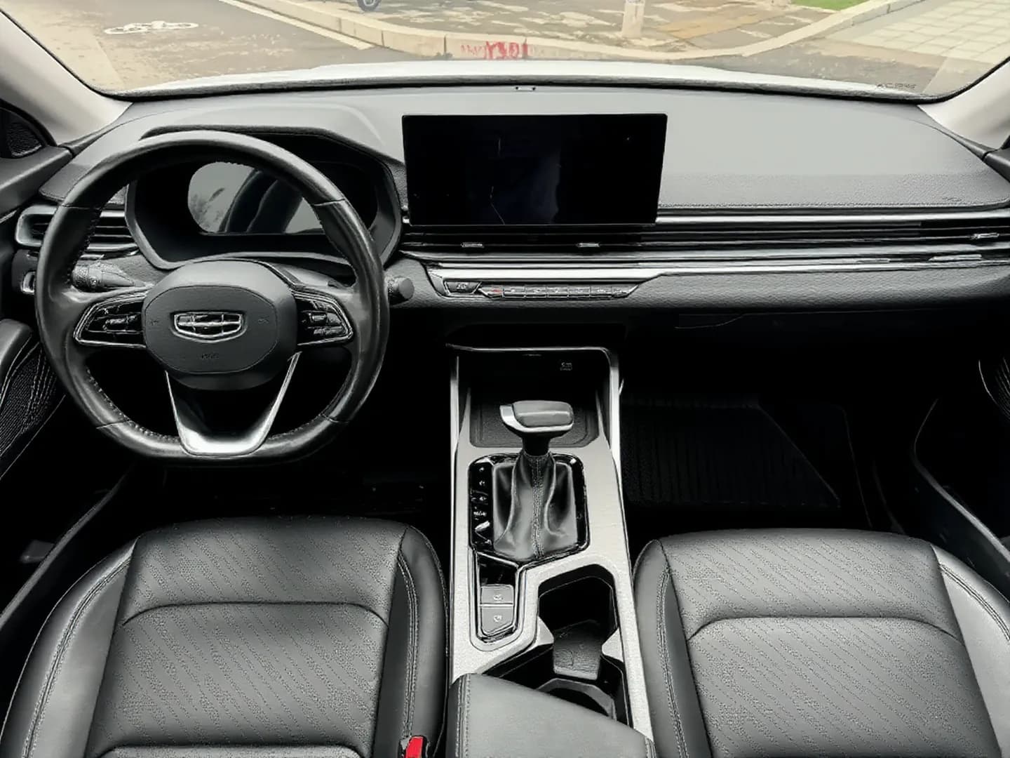 Vehicle thumbnail 6