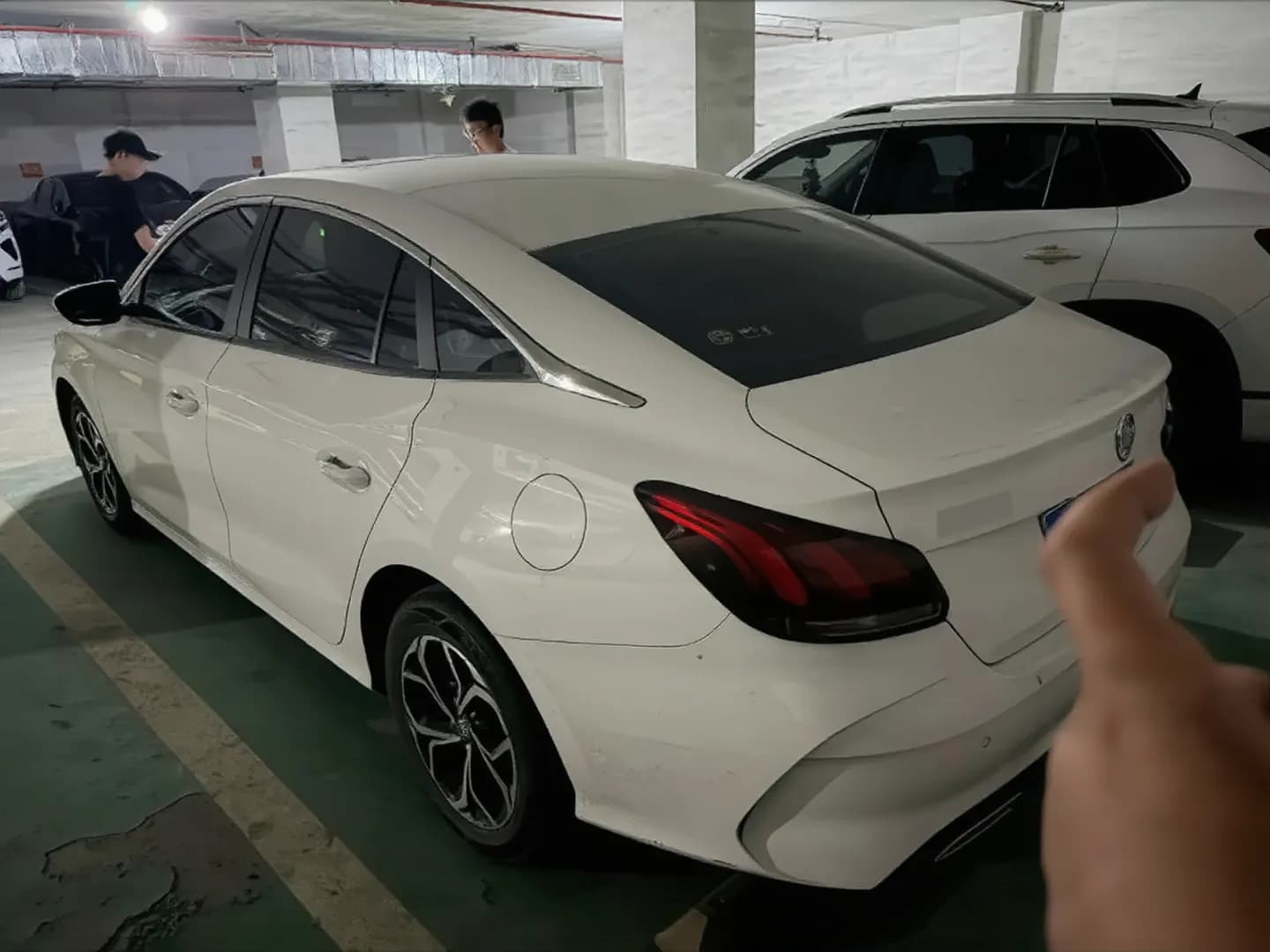 Vehicle thumbnail 6