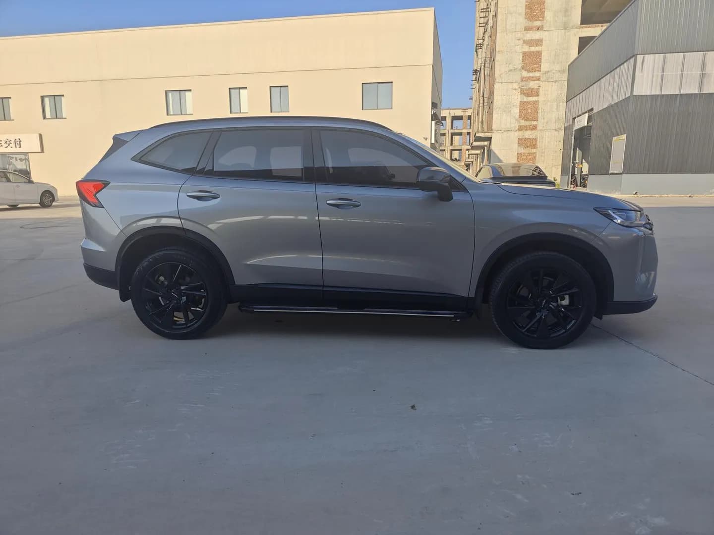 Vehicle thumbnail 2